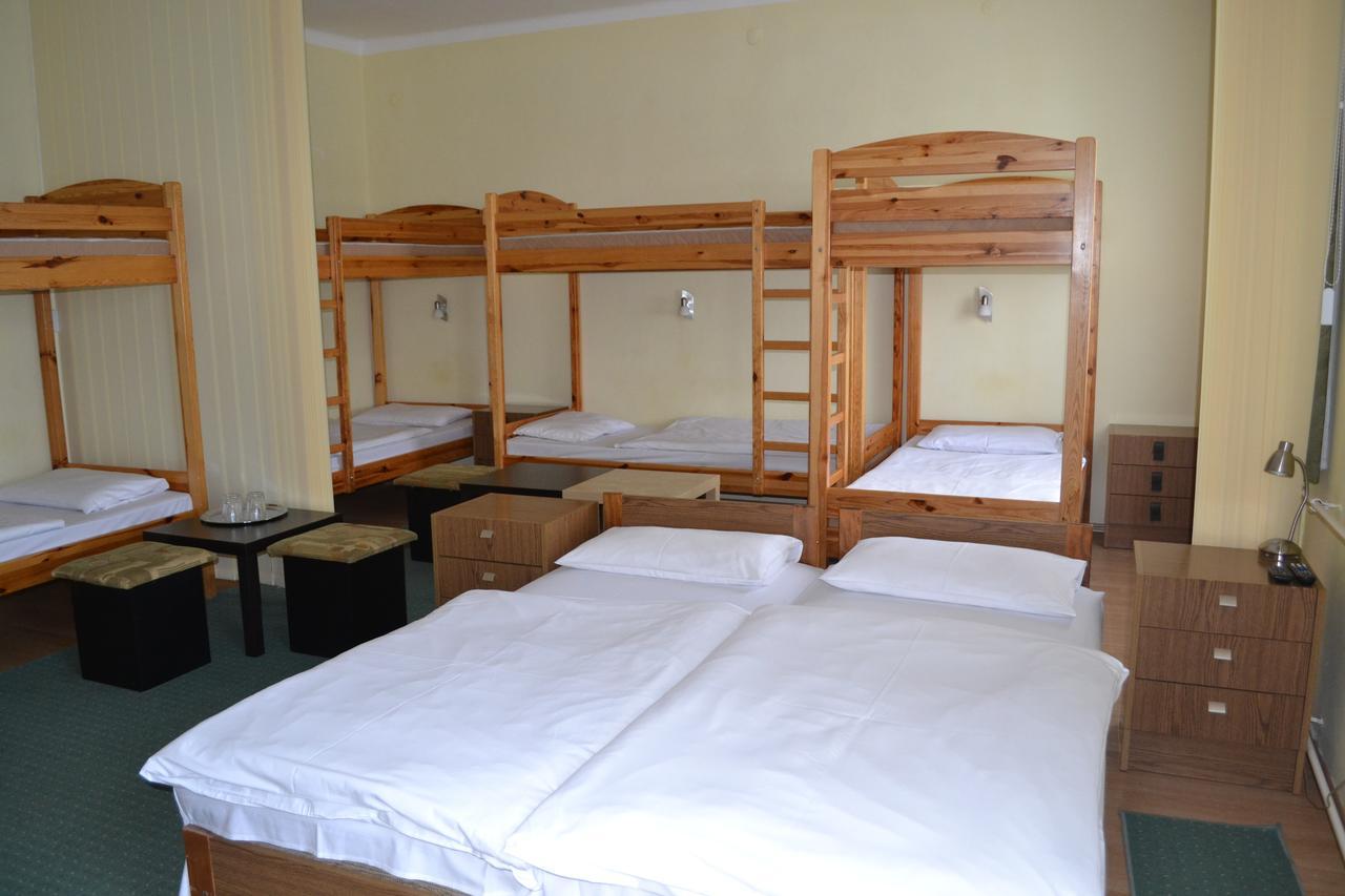 Lokomotiv Motel Eger Exterior photo